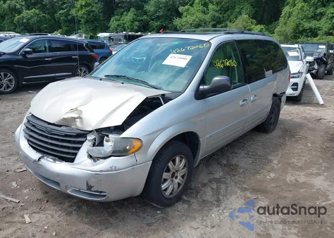 2005 Chrysler Town & Country Touring из США, поврежденный, VIN 2C4GP54L65R347521